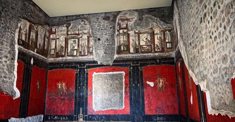 From Naples: Pompeii Guided Tour with Skip-the-Line Tickets - The 2-Hour Guided Walk: Forum, Basilica, Baths, Theater