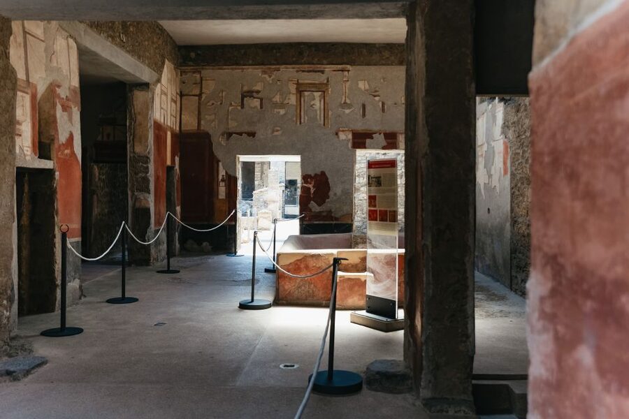 From Naples: Pompeii Ruins & Mount Vesuvius Day Tour - Mount Vesuvius: the photo stop and the crater lip hike