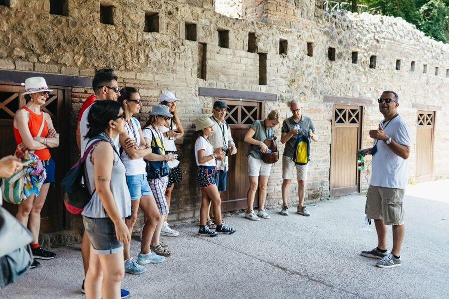From Naples: Pompeii Ruins & Mount Vesuvius Day Tour - The 7 to 7.5 hour schedule, and how it feels in real life