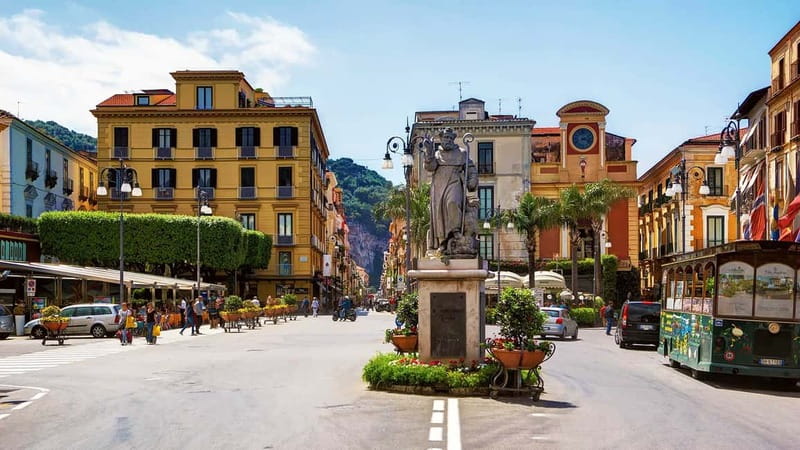 From Naples: Sorrento, Positano and Amalfi Tour - Positano: panoramic views, or a descent if parking and traffic cooperate