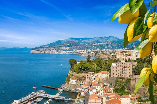 From Naples: Tour of the Amalfi Coast, Sorrento, and Pompeii - Meta di Sorrento and the Quick View Stop That Sets Expectations