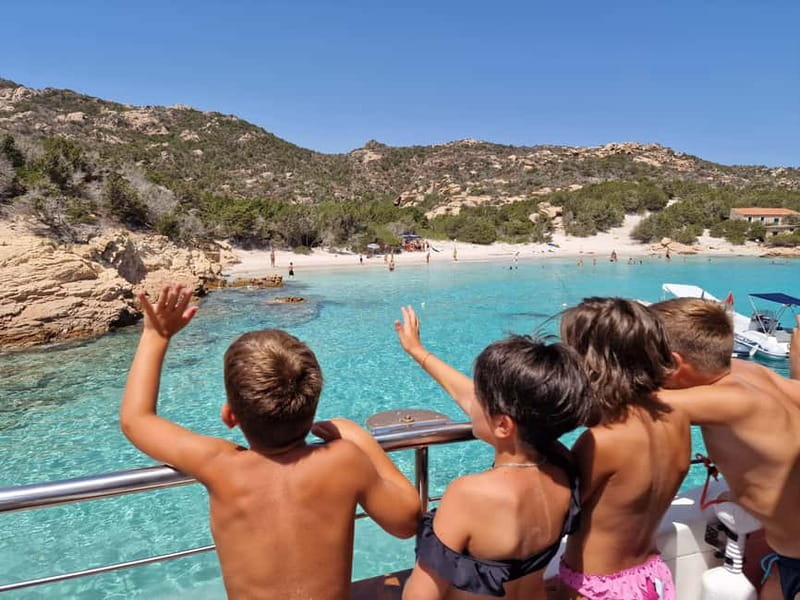 From Palau: 4 stops boat tour to La Maddalena archipelago - From Piazza del Molo to Lady Luna 3: how the day starts in Palau