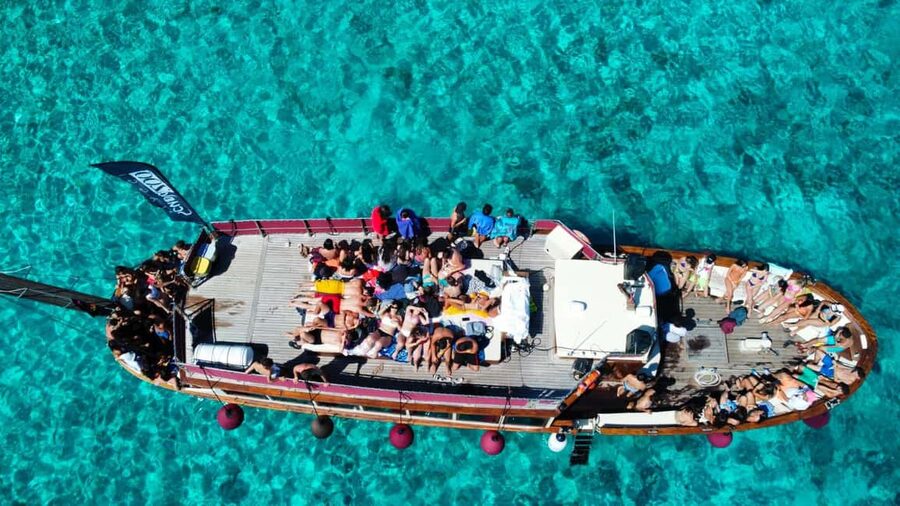 From Palau/La Maddal: Boat Tour of La Maddalena Archipelago - From Palau to Apollo II: your day starts in the right place
