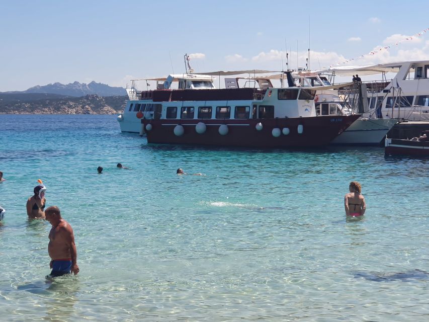 From Palau: La Maddalena Archipelago Boat Tour with Pasta - Crew, onboard commentary, and how the day stays smooth