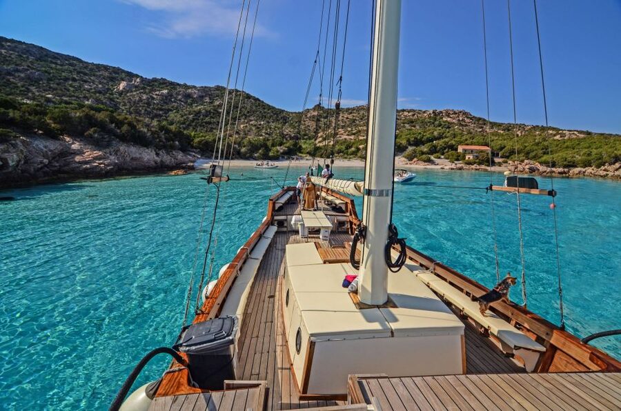 From Palau or La Maddalena: Archipelago Sailing Ship Tour - The guide experience in Italian, English, and French