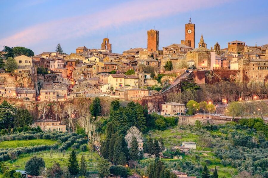 From Rome: Bagnoregio & Orvieto Day Trip with Wines & Lunch - Which kind of traveler should book this