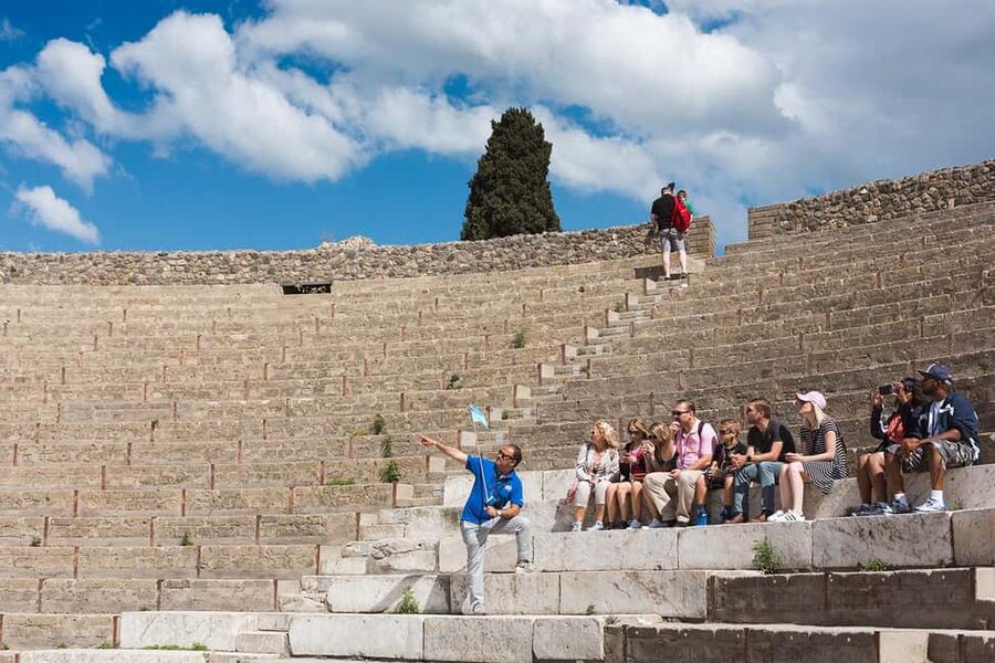 From Rome: Pompeii, Amalfi Coast, and Sorrento Day Trip - Pompeii with a professional archaeologist, how to use your time well