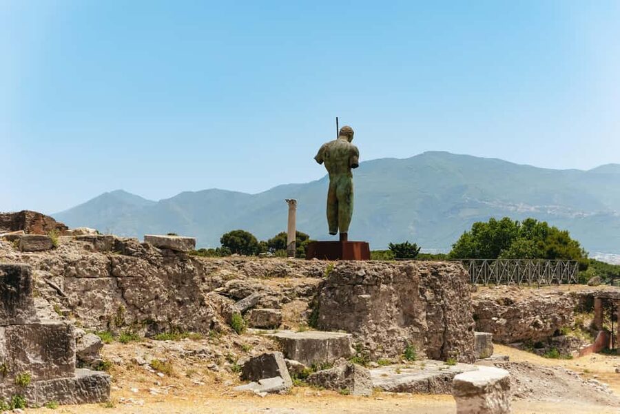 From Rome: Pompeii Day Trip with Optional Vesuvius and Lunch - Key things that make this day trip worth your time