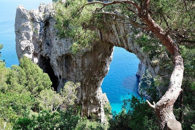 From Sorrento/Nerano:Capri Shared Tour (9:15am Boat Departure) - Shared tour reality: pacing, crowds, and how you avoid getting lost