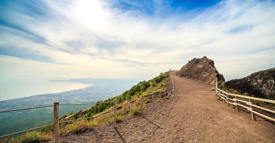 From Sorrento: Pompeii and Vesuvius Tour - Inside Pompeii with an Authorized Guide: How the 2 Hours Work