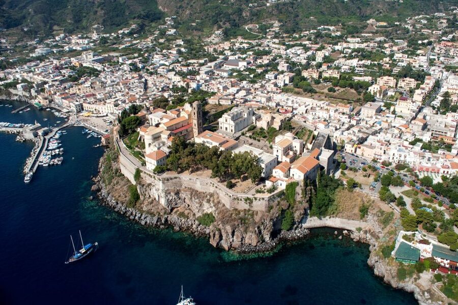 From Taormina: Lipari and Vulcano Mini Cruise Aeolian Tour - From Taormina to Milazzo: the early start that shapes your day
