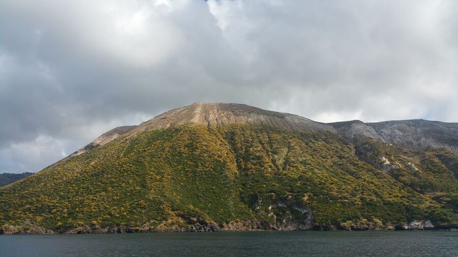 From Taormina: Lipari and Vulcano Mini Cruise Aeolian Tour - Milazzo motorboat ride: turquoise views, but plan for seasickness and rules