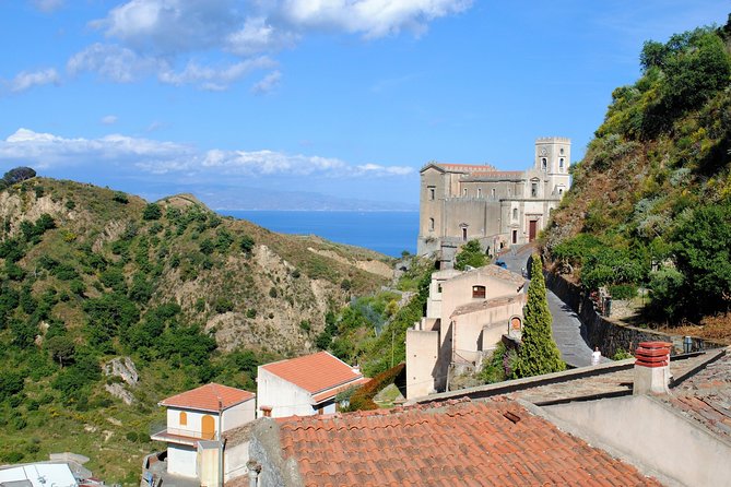 From Taormina: Private/Guided Godfather with appetizer and Pasta - Lunch at a trattoria with local ingredients and sea-view ambiance