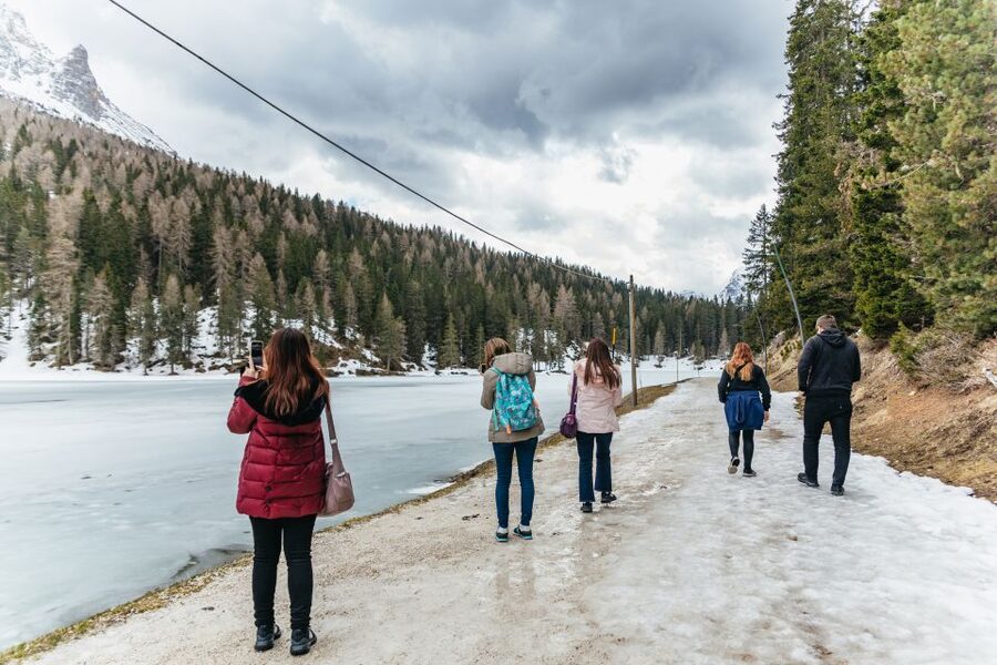 From Venice: Cortina and Dolomites Mountains Day Trip - Cortina d’Ampezzo, quick stroll, big photo energy
