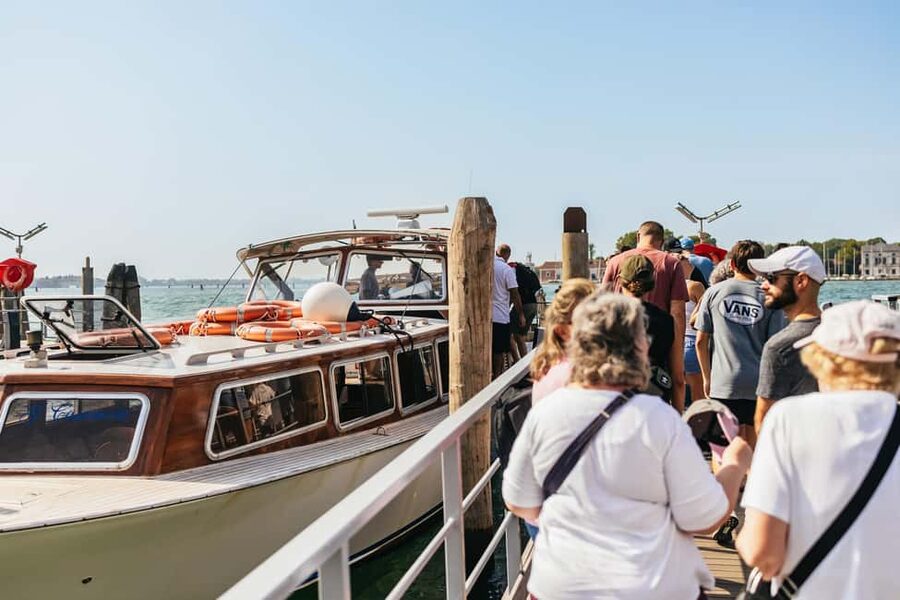 From Venice: Murano & Burano Guided Tour by Private Boat - Little Practical Tips That Make the Day Smoother