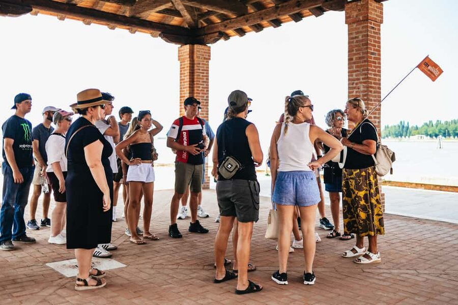 From Venice: Murano & Burano Guided Tour by Private Boat - Murano and Burano by Private Boat: Why This Works