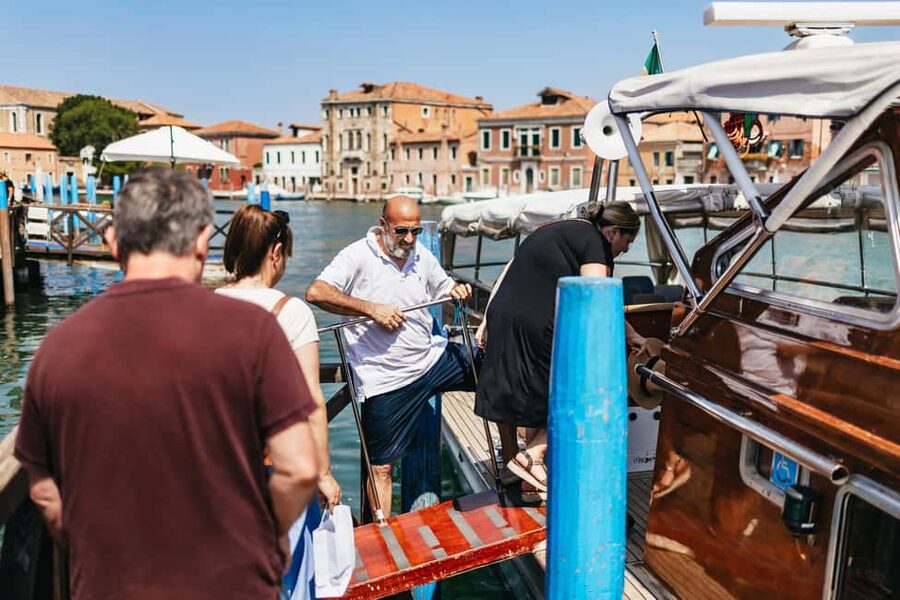 From Venice: Murano & Burano Guided Tour by Private Boat - Getting to the Islands: Boat Time, Meeting Points, and Real Pacing