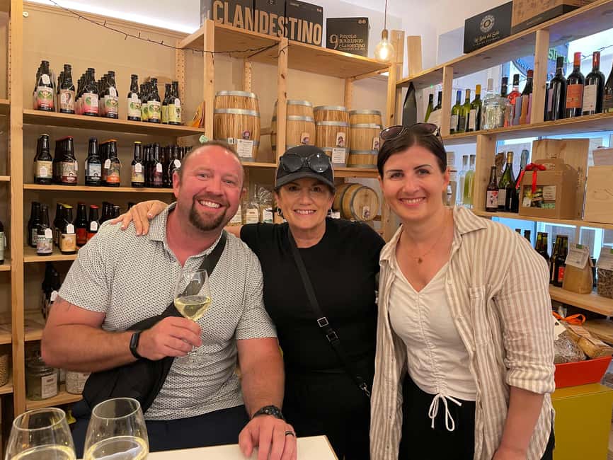 Genoa: Food and Wine Tasting Walking Tour - Genoa’s big sights, explained in human time