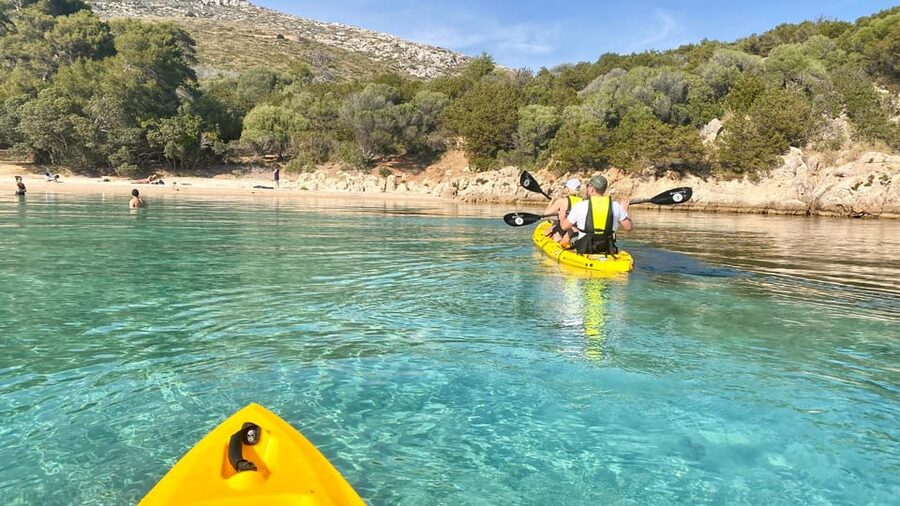 Golfo Aranci: Small group Kayak tour with Aperitif &dolphins - Isola di Figarolo: the snack stop with a view