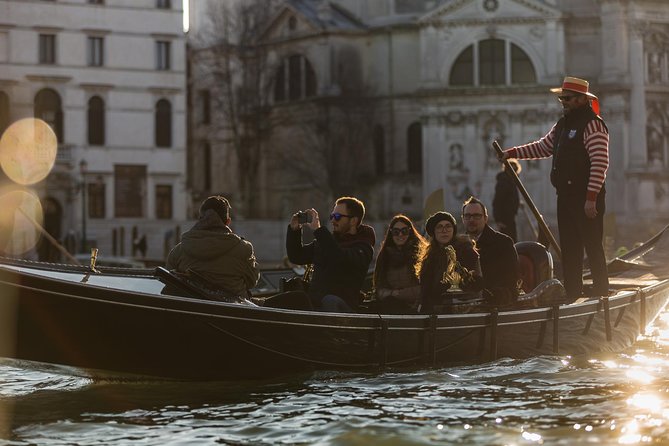 Grand Canal Gondola Experience with Live Commentary™ - Grand Canal Views in 18th Century Mood