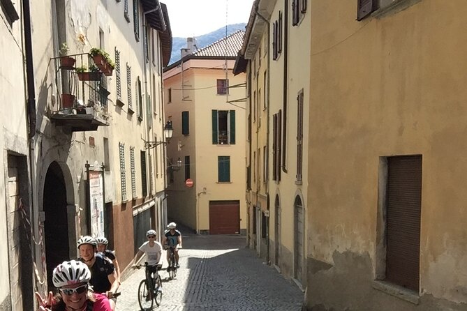 Group Bike Tour: Onno & Ghisallino (E-bikes and Road bikes) - Getting started at Bike It! Bellagio, with fewer trip headaches