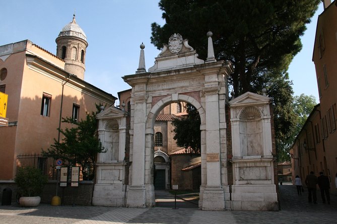 Guided Tour of Mosaic Tiles in Ravenna - Stop 2: Basilica di San Vitale and Byzantine Power in Mosaic Form
