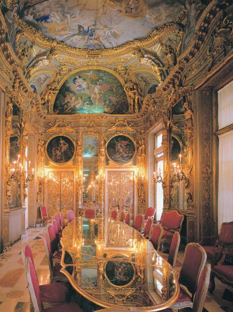 Guided Tour of Rolli Palaces UNESCO Site, Genoa - Palazzo Imperiale: the staircase that sells the show