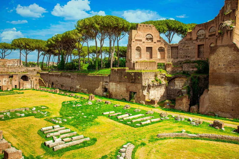 Guided Tour of the Colosseum Palatine Hill and Roman Forum - Palatine Hill views and why emperors wanted to live there