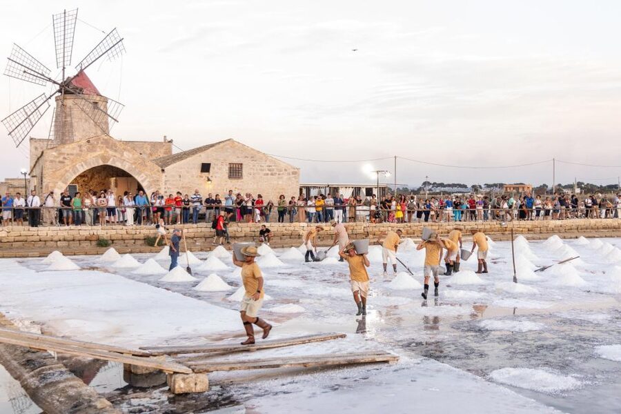 Guided tour of the Trapani Salt Pans and Salt Museum - Part 1: Your walk around Salina Culcasi di Nubia