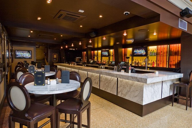 Hard Rock Cafe Venice with Set Lunch or Dinner - Service matters here, and the names people remember