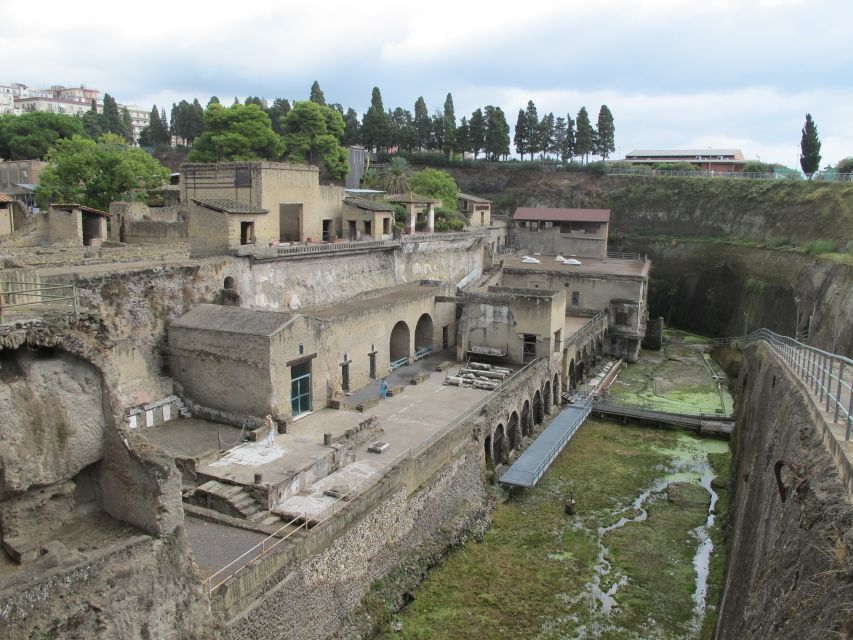 Herculaneum: 3D Walking Tour with Skip-the-Line Ticket - Arriving at Herculaneum: Where the AR Tour Starts