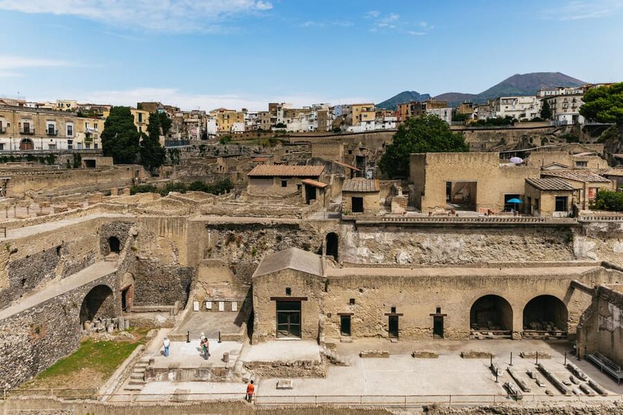 Herculaneum: Skip-the-Line Guided Tour with Archaeologist - The First Big Goal: Port Town Life and the Vesuvius Timeline