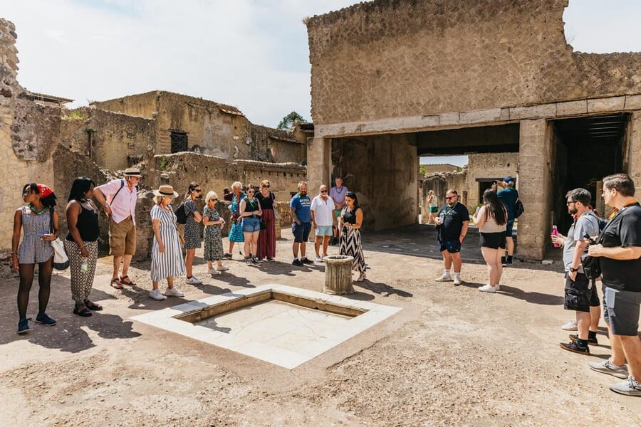 Herculaneum: Skip-the-Line Guided Tour with Archaeologist - The House of Skeletons: When Evidence Gets Personal