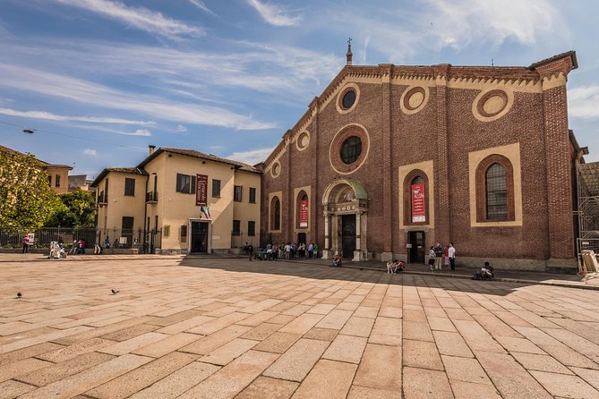 Historic Milan Tour with Skip-the-Line Last Supper Ticket - Sforza Castle stop: quick views in a big setting