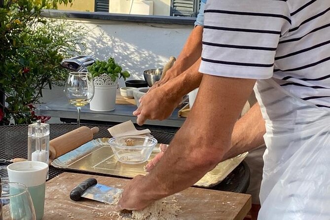 Homemade Pasta and Pesto Class with a Local Chef in Genoa - What happens during the Genoa stops