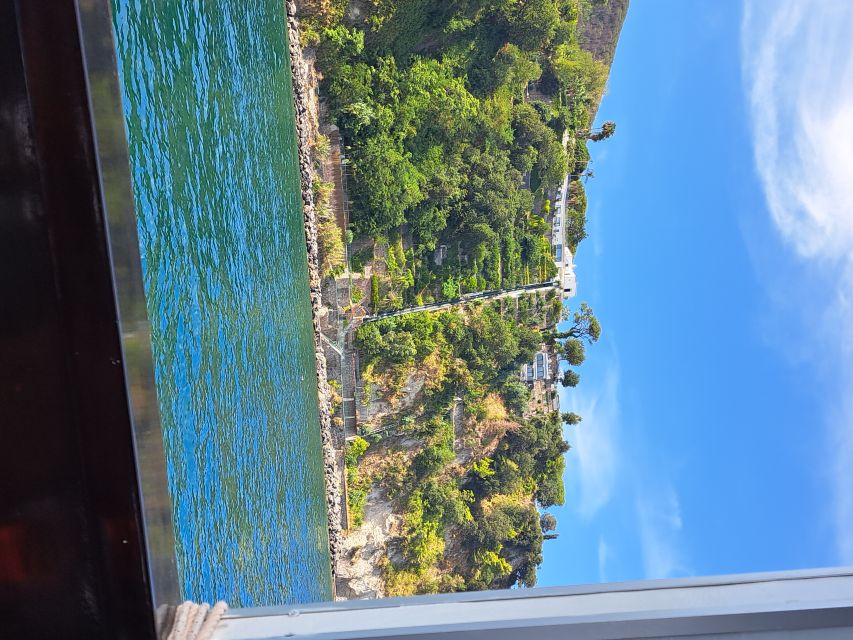 Ischia: Island Boat Tour with Neapolitan Lunch & Snorkeling - Bruschetta Timing: Why the Food Works Mid-Adventure