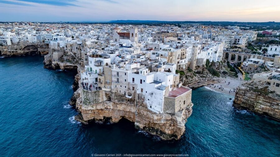 Itria Valley: Polignano, Ostuni, and Locorotondo, from Bari - Locorotondo: cummerse houses, Orange Flag vibes, and a calmer pace