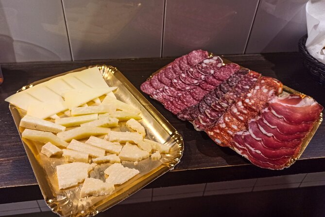 Jewish Ghetto & Piazza Navona: Food, Wine & Sightseeing Rome Tour - Wine, beer, and coffee: included drinks that shape the pace