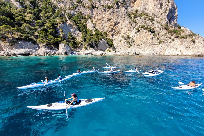 Kayak tour in Capri between caves and beaches. Photos included. - Learning to kayak without the stress