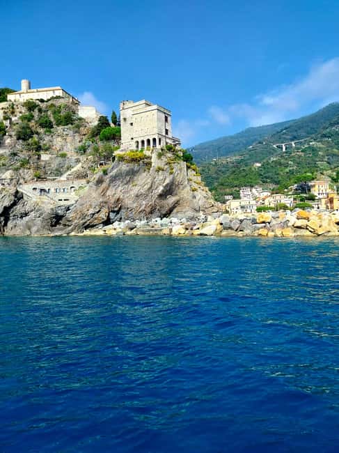 La Spezia : Morning or Sunset Cinque Terre Tour & Aperitif - Price and value: what $134.70 buys you here