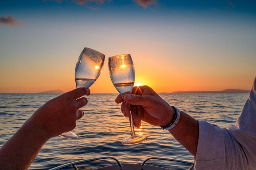 La Spezia: Sunset Boat Tour with Aperitivo and Snacks - Palmaria and the Blue Cave moment at the right light