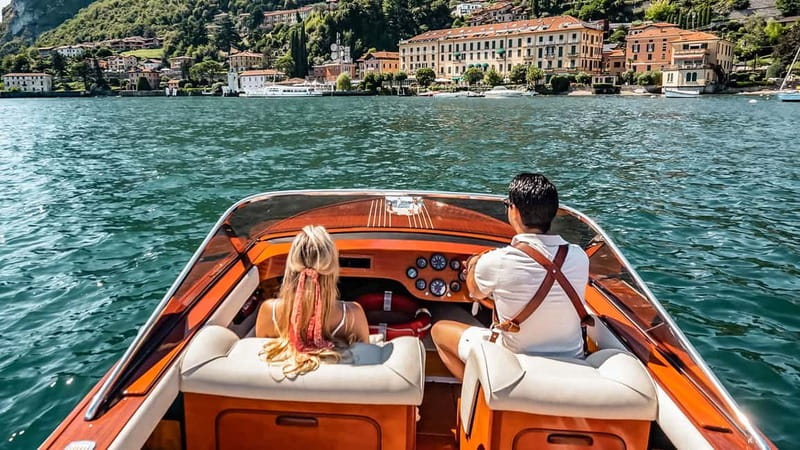 Lake Como: Classic Boat Private Tour - Meeting at Cantiere Cadenazzi between Tremezzos and Lenno