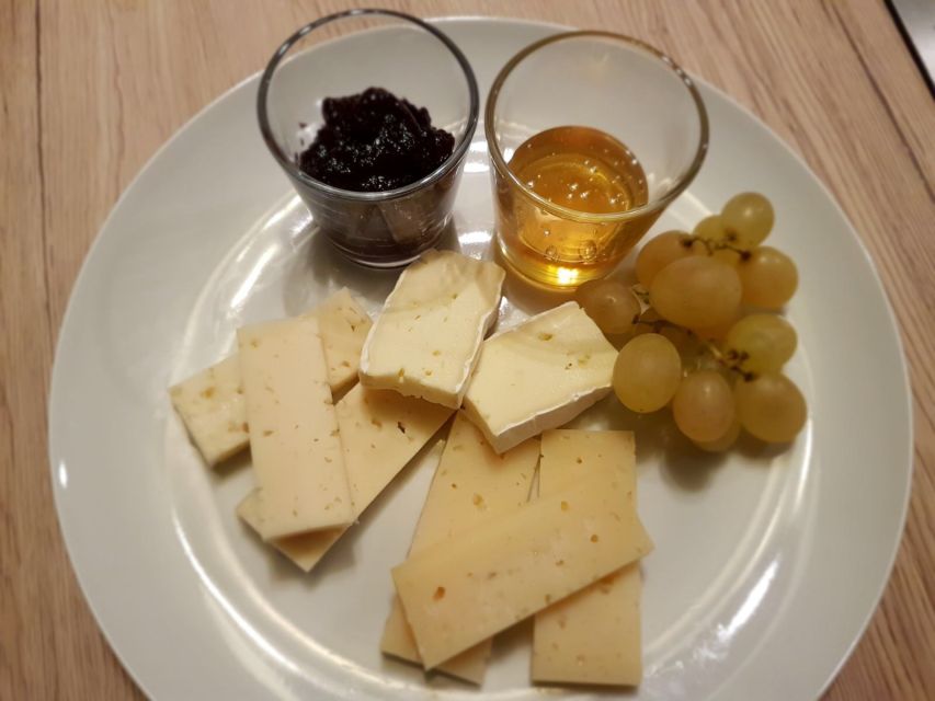 Lake Como: Winery Tour with Wine Tasting - The tasting terrace: three wines, local pairings, and that Alps-and-lake backdrop