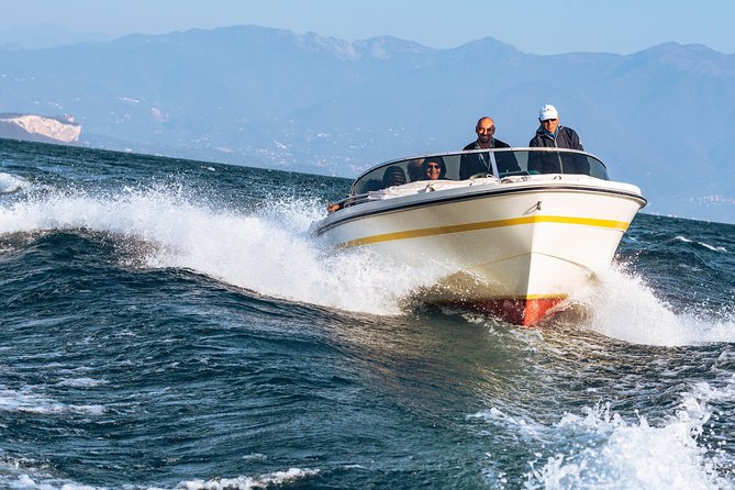 Lake Garda Mini Cruise: Sirmione Peninsula - Grotte di Catullo Ruins, Jamaica Beach, and Sulphur Springs in One Loop