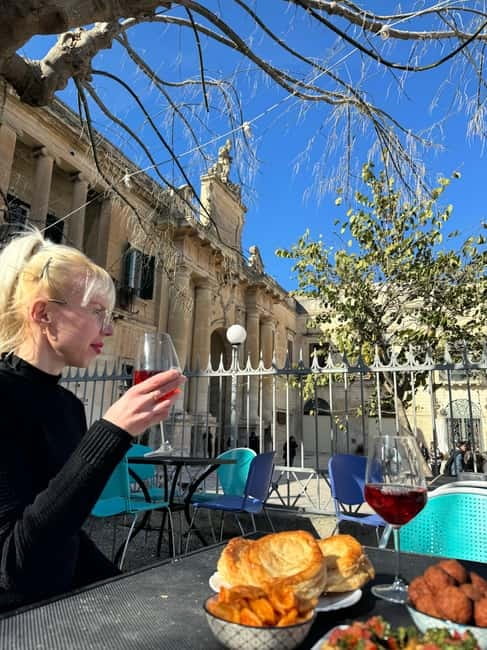 Lecce: Guided Street Food Walking Tour with Food and Wine - Who this tour suits best