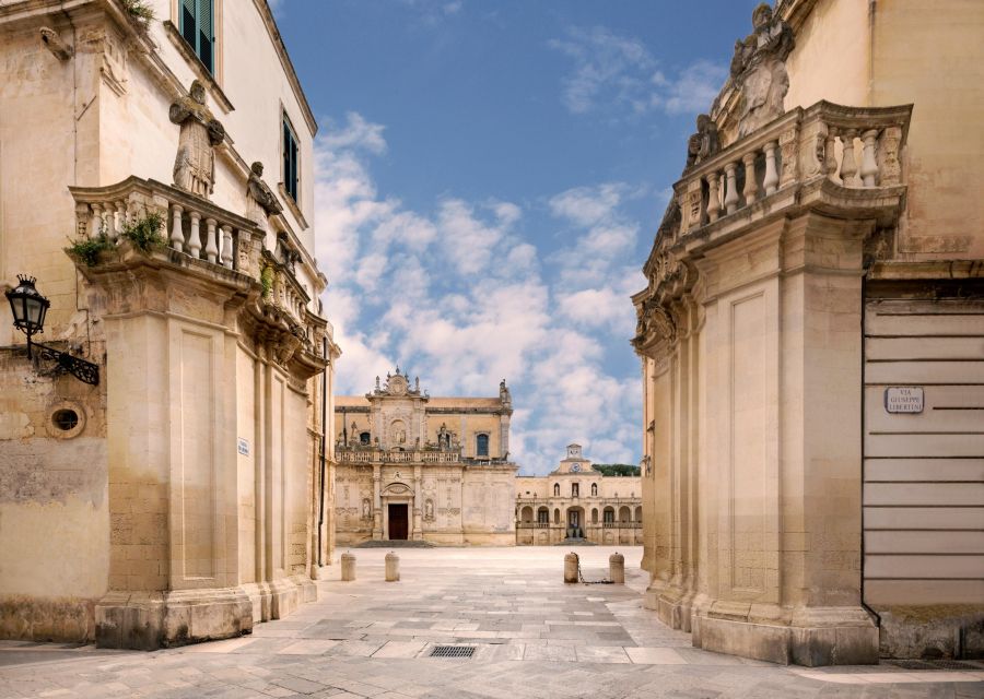 Lecce guided tour with underground discoveries - Guides, Group Size, and the Two-Hour Pace That Works