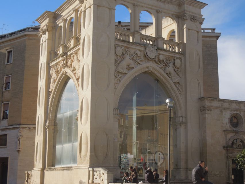 Lecce: Street Food Tasting and Sightseeing Tour - Snack stops that actually teach you Salento street food