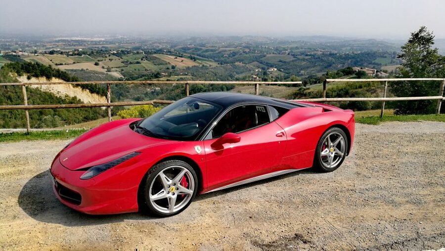 Maranello: Test Drive Ferrari 458 - The small rules that prevent big headaches (license and footwear)