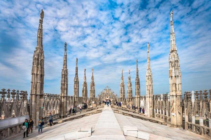 Milan: Cathedral and Terraces Guided Tour with Tickets - La Scala Square to Piazza Mercanti, Milan’s culture and medieval “power walk”