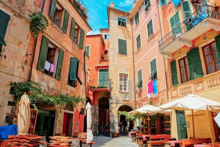 Milan: Cinque Terre Full-Day Guided Trip With Cruise - Monterosso al Mare: The Largest Village, No Cars, and a Better Chance to Eat Well